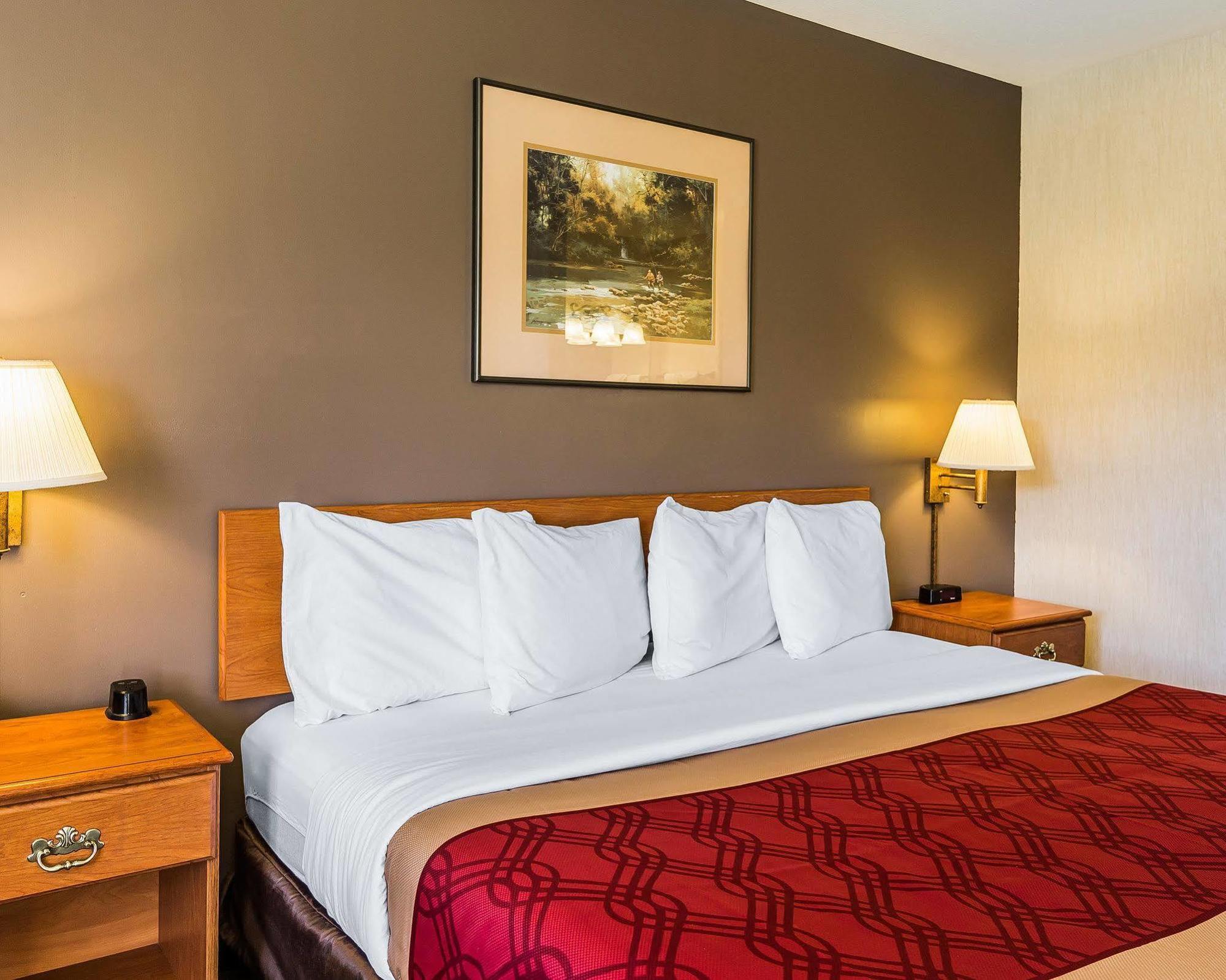 Econo Lodge Inn&Suites Ripley Esterno foto